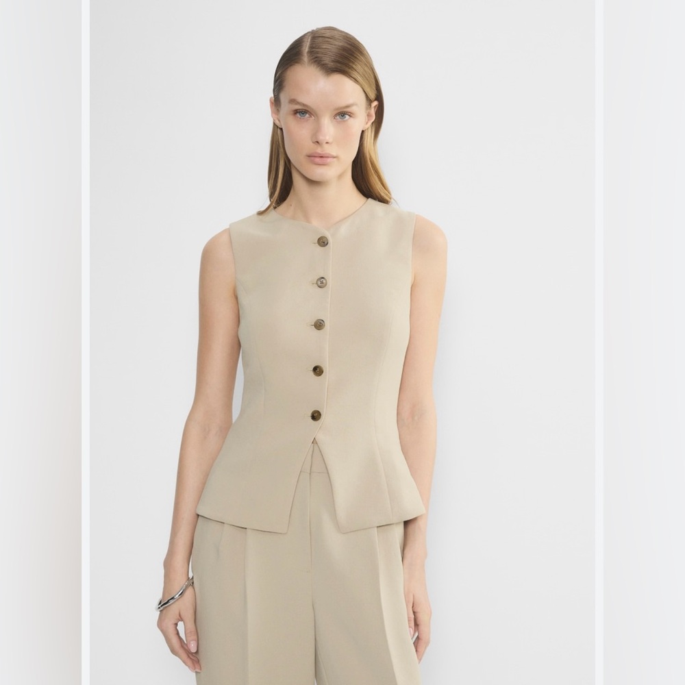 Aritzia Wilfred Regal Crepette Vest Size 10 Beige